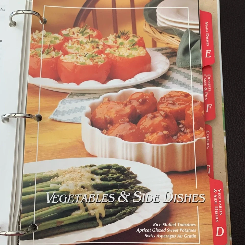 Vintage Cookbook 3 Ring Binder Simply Delicious Herbergers Employees Recipes